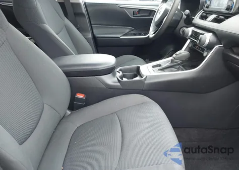 2021 Toyota Rav4 Le z USA, uszkodzony, nr VIN 2T3F1RFV4MC239178